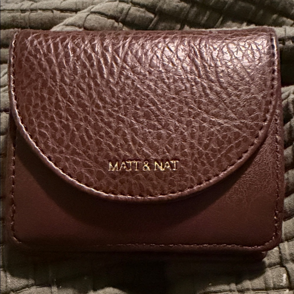 Matt & Nat Small Fold Wallet in Burgundy with Gold Logo